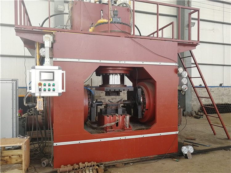 擠壓三通機(jī)